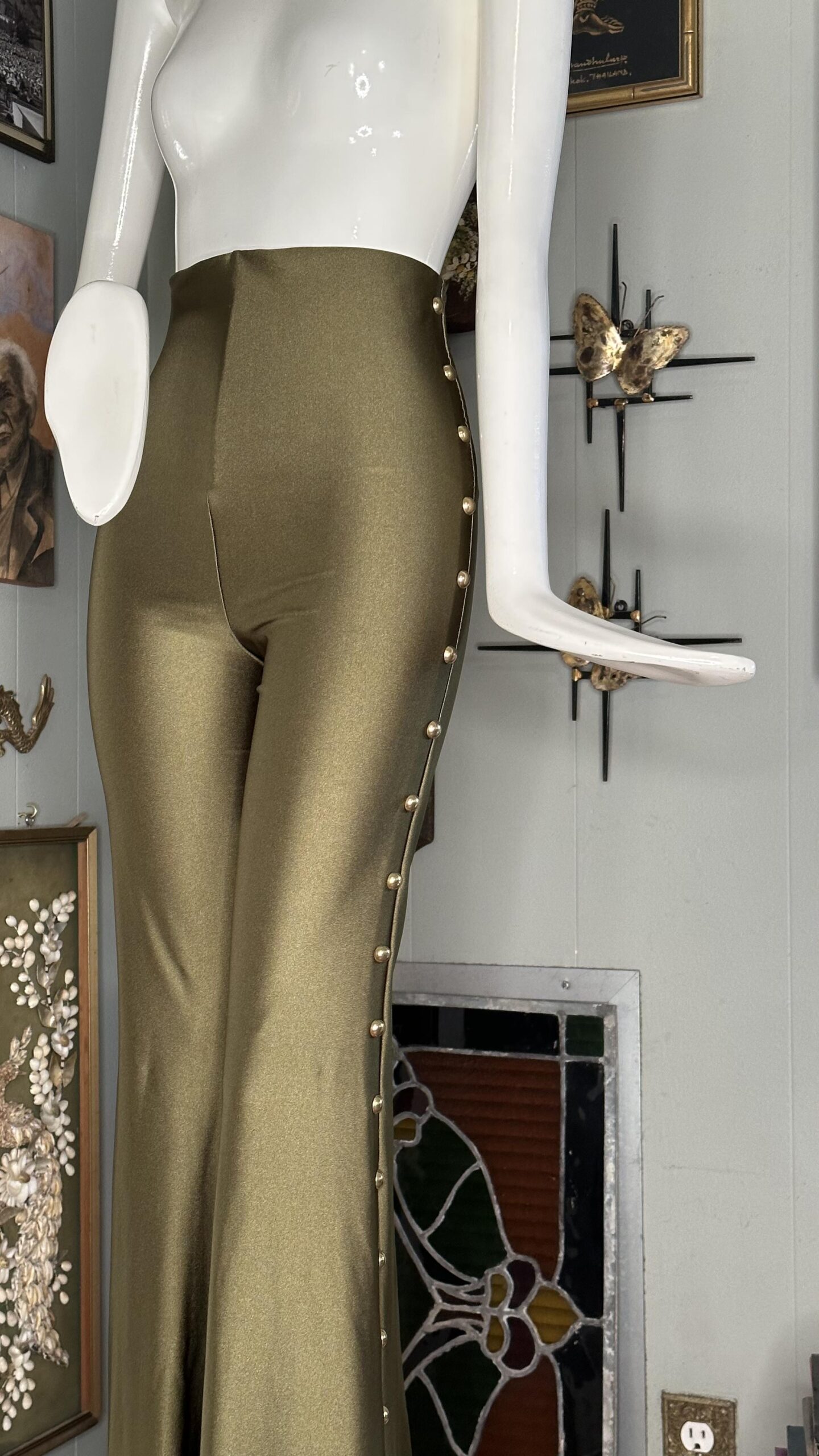 RTS +++ Large Traditional in Shiny Avocado with Gold Side Studs // Inseam 33 - Image 3