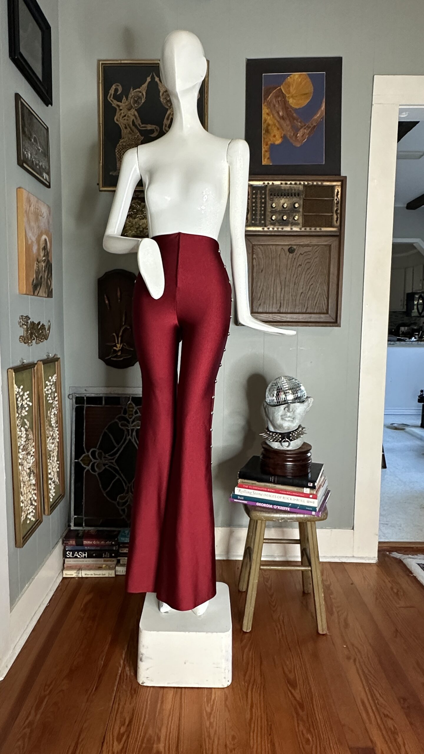 RTS +++ Medium Traditional in Shiny Sangria Red with Silver Side Studs // Inseam 34" - Image 3