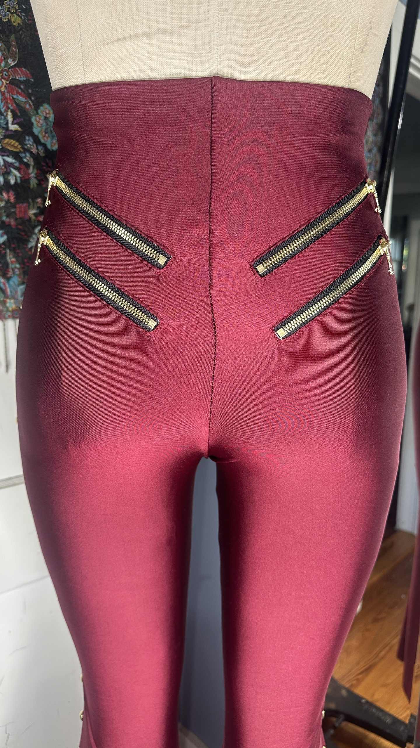 RTS +++ Medium 35" Traditional in Sangria with Gold Backside Zippers and Side Studs - Image 5