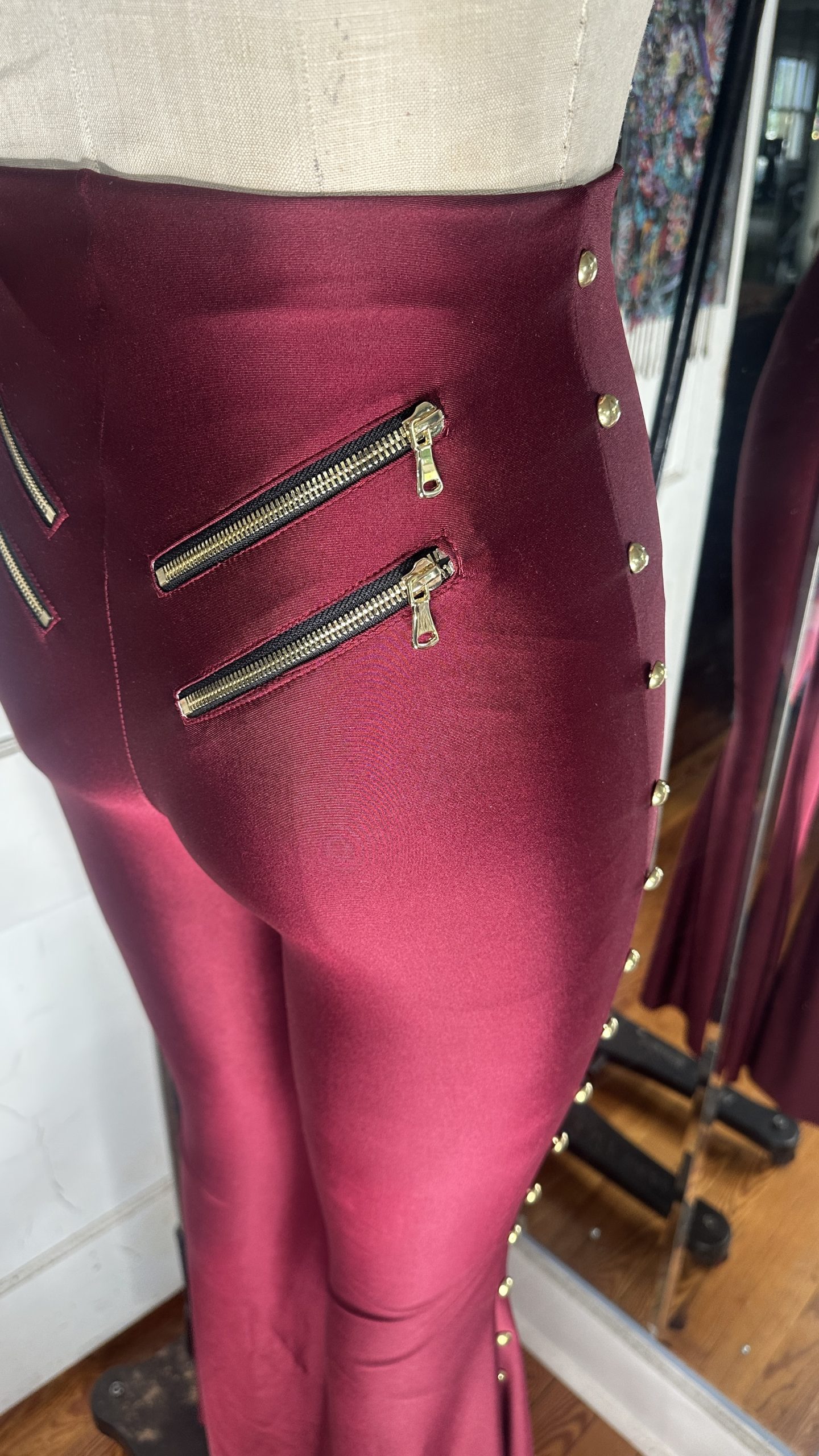 RTS +++ Medium 35" Traditional in Sangria with Gold Backside Zippers and Side Studs