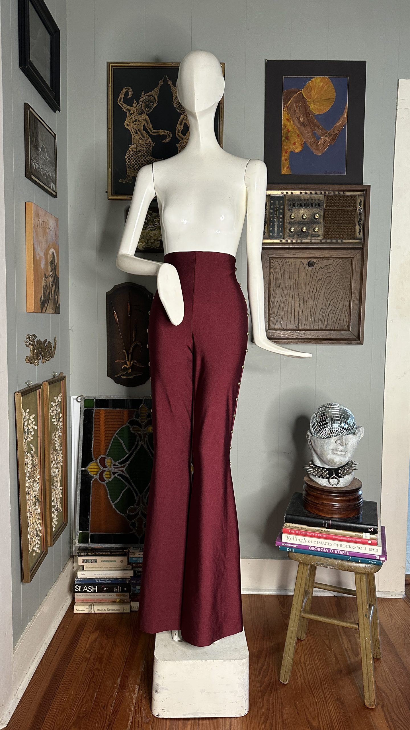 RTS +++ Medium 35" Traditional in Sangria with Gold Backside Zippers and Side Studs - Image 2